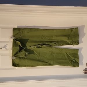 Low rise green capris 13